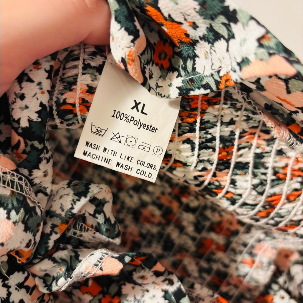 Floral Ruffle ROMPER - Picture 3 of 5